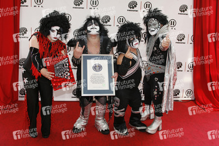 Terra Jole - Mini Paulina, Joseph James Fatale - Mini Gene, Travis Ellis - Mini Peter, Wilbur Mullet - Mini Ace