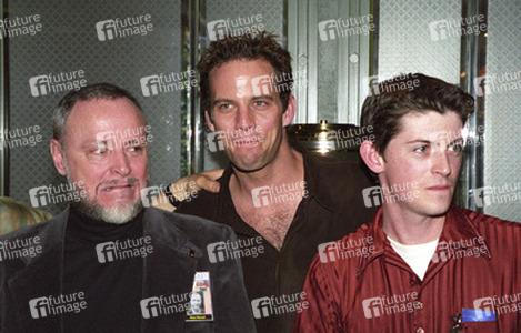Stewart Moss, Robert Leeshock, Manu intiraymi