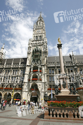 Neues Rathaus und Mariensäule
