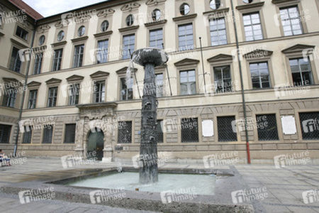 Richard-Strauss-Brunnen vor der Alten Akademie