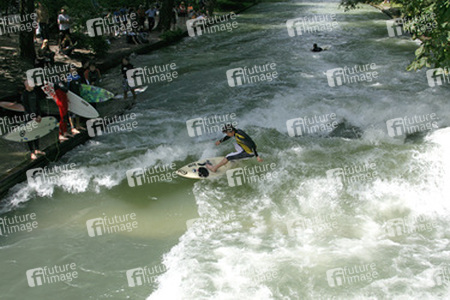 Surfen auf dem Eisbach