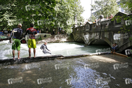Surfen auf dem Eisbach