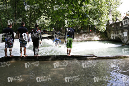 Surfen auf dem Eisbach