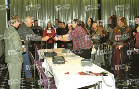Robert O'Reilly und J.G. Hertzler mit Klingonen