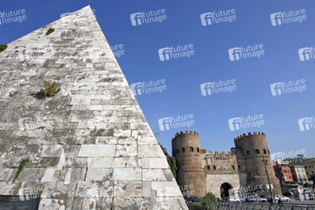 Piramide Cestia / Cestius-Pyramide und Porta San Paolo