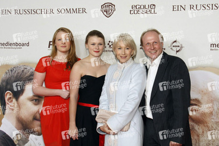 Katarina Tolstoi, Anastasia Tolstoi, Helen Mirren, Michael Hoffman