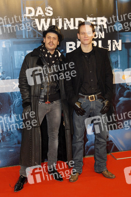 Manuel Cortez, Vinzenz Kiefer