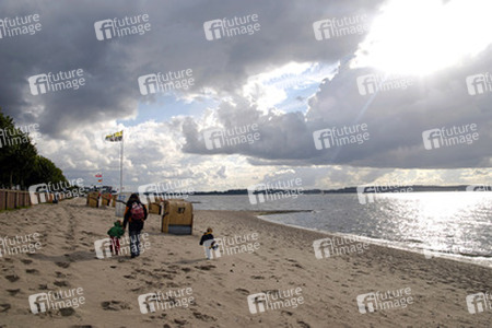 Mutter mit zwei Kindern