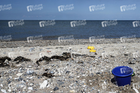 Kinderspiellzeug am Strand
