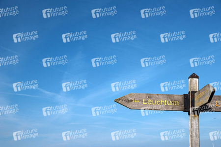 Wegweiser zum Leuchtturm