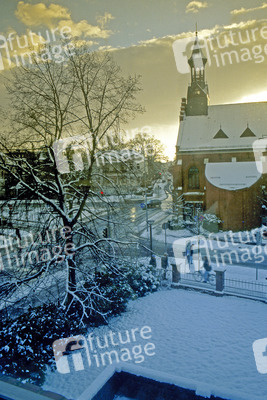 Strassenkreuzung an der Oldenburger Friedenskirche
