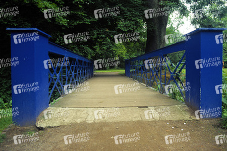 Historische, blaue Brücke