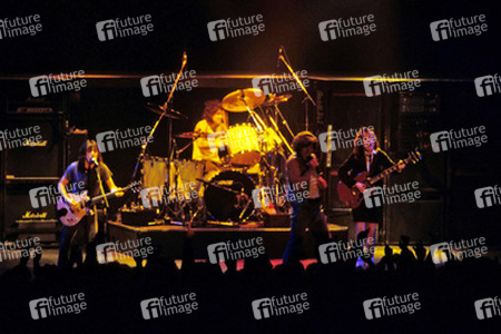 Malcolm Young, Simon Wright, Brian Johnson, Angus Young