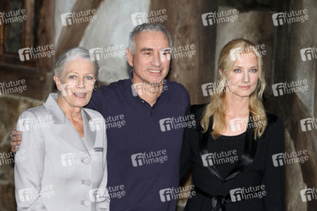 Vanessa Redgrave, Roland Emmerich, Joely Richardson