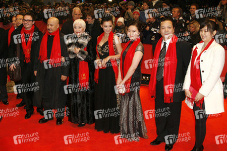 Wang Quan'an, Lisa Lu, Monica Mo, Jin Na und Team
