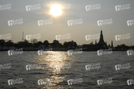 Wat Arun in der Abenddämmerung