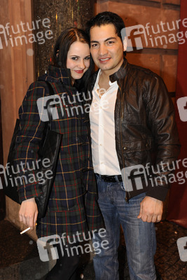 Bülent Sharif mit Freundin Emi Oezusek