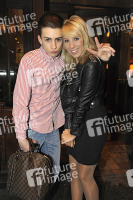 Annemarie Eilfeld mit Begleitung