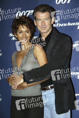 Halle Berry, Pierce Brosnan