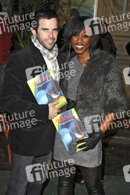 Beverley Knight mit Begleitung