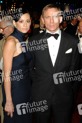 Satsuki Mitchell, Daniel Craig