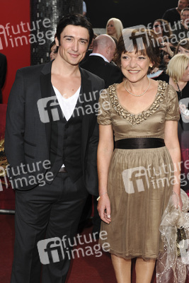 Adam Croasdell, Gillian Wright