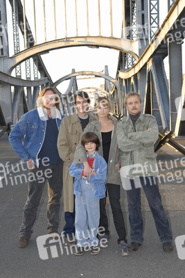 Ronald Zehrfeld, Hans-Werner Meyer, Lino Sliskovic, Anja Kling, Matthias Koeberlin