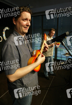 Nico Walser, Wolfgang Grieger