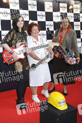 Amy Macdonald, Rita Gilligan, Monika Thiemen