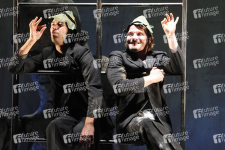 Daniel Hoevels, Peter Moltzen