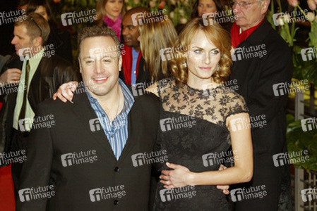 Kevin James, Amber Valletta