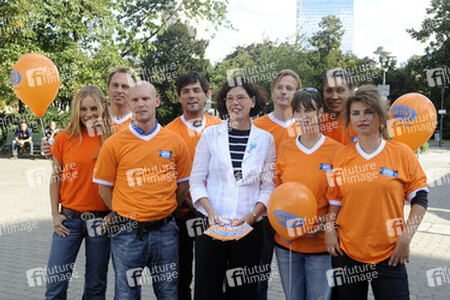 Xenia Seeberg, Steven Gätjen, Andreas Maier, Tobey Wilson, Vera Gäde-Helbig (BSR Vorstandsvorsitzende), Christoph Klünker, Tanya Neufeldt, Annabelle Mandeng, Anne Brendler