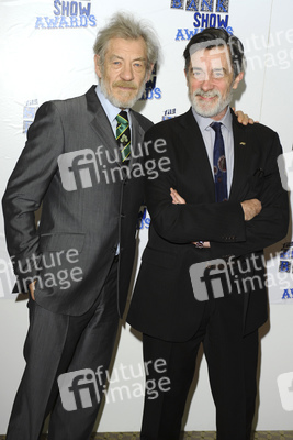 Ian McKellen mit Begleitung