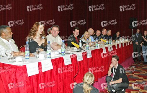 Herb Jefferson jr., Suzie Plakson, Mark Allan Shepherd, Robert Hall, Bobbi Sue Luther, Scott L. Schwartz, Scott MacDonald, Vaughn Armstrong, William Jones, Casey Biggs