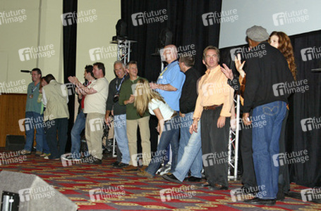 Richard Arnold, Lolita Fatjo, Herb Jefferson jr. Robert Hall, Mark Allan Shepherd, William Jones, Steve Rankin, Scott L. Schwartz, Bobbi Sue Luther, Scott MacDonald, Casey Biggs, Suzie Plakson, Michael Dorn