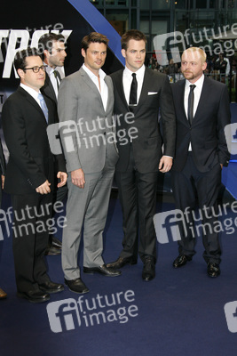 J.J. Abrams, Zachary Quinto, Karl Urban, Chris Pine, Simon Pegg
