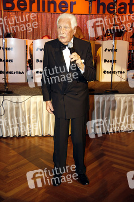 Friedrich Schoenfelder