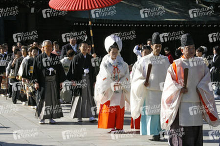 Shinto Hochzeitsgesellschaft am Meiji-Schrein