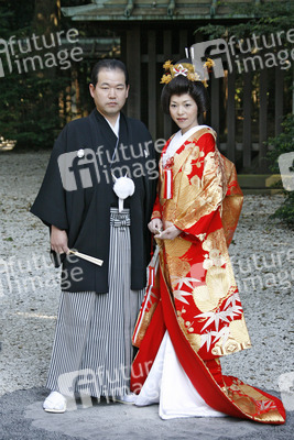 Shinto Hochzeitspaar am Meiji-Schrein