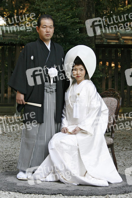 Shinto Hochzeitspaar am Meiji-Schrein