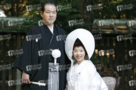Shinto Hochzeitspaar am Meiji-Schrein