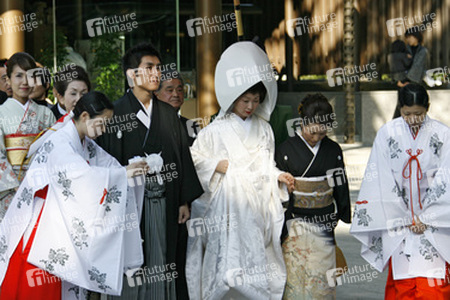 Shinto Hochzeitspaar am Meiji-Schrein