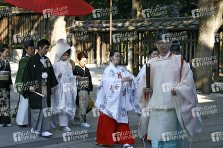 Shinto Hochzeitsgesellschaft am Meiji-Schrein