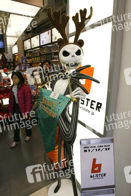 Nighrmare before Christmas-Figur vor Toy-Shop 'Blister' in Shibuya