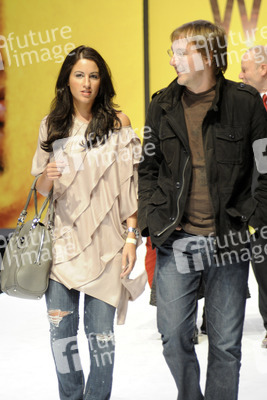 Minu Barati Fischer mit Begleitung