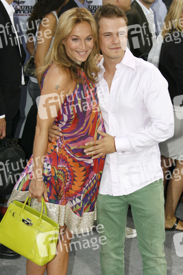 Caroline Beil, Pete Dwojak