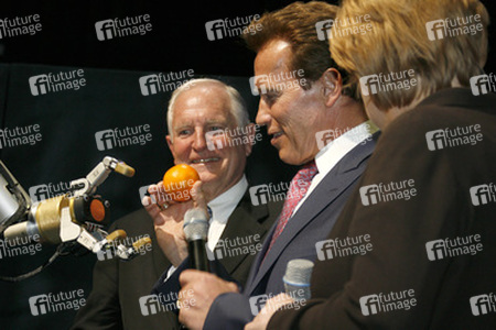 Craig Barrett, Arnold Schwarzenegger