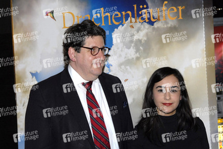 Gary Smith, Atossa Leoni