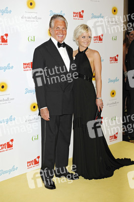 George Hamilton mit Freundin Barbara Sturm