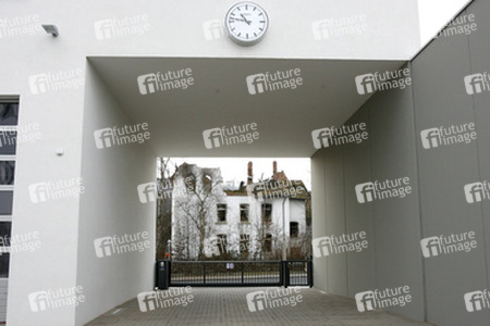 Blick durch die Toreinfahrt der Feuerwache in der Rutenstraße